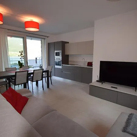 Narciso - Facing Bellagio Wild Flowers Ferienhaus *