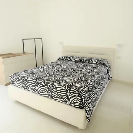 Narciso - Facing Bellagio Wild Flowers Ferienhaus Oliveto Lario