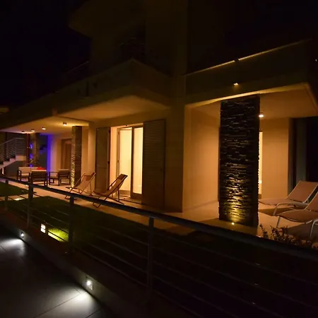 Narciso - Facing Bellagio Wild Flowers * Oliveto Lario